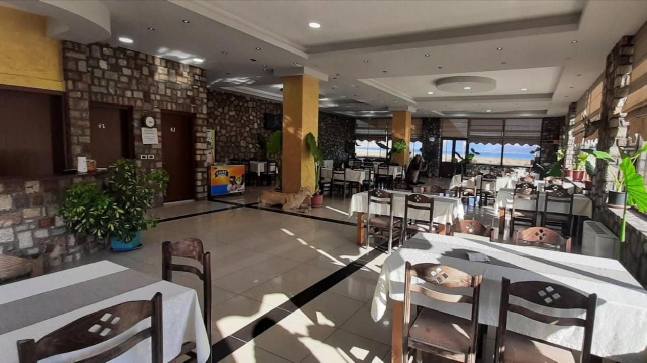Hotel Restaurant Aleksander Корча Екстериор снимка