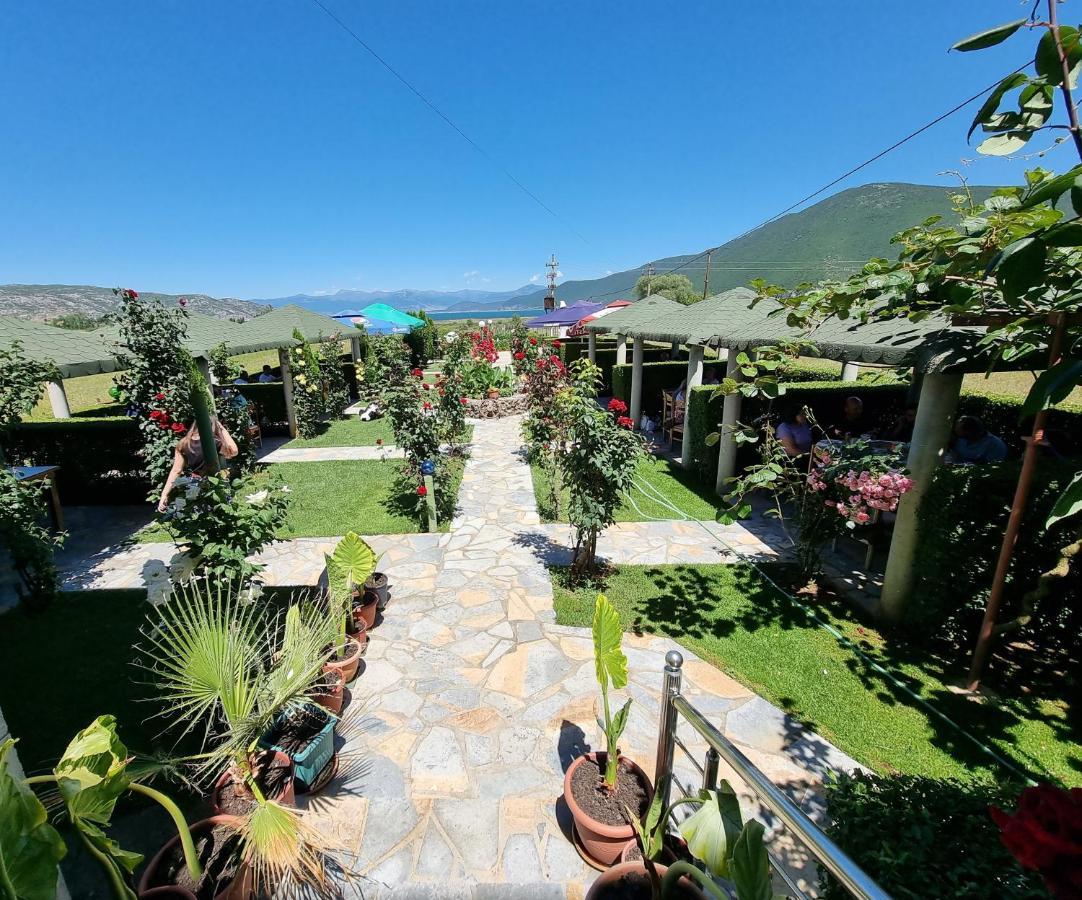 Hotel Restaurant Aleksander Корча Екстериор снимка